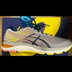New with tags ASICS Men’s  Gel Cumulus 21 size 11